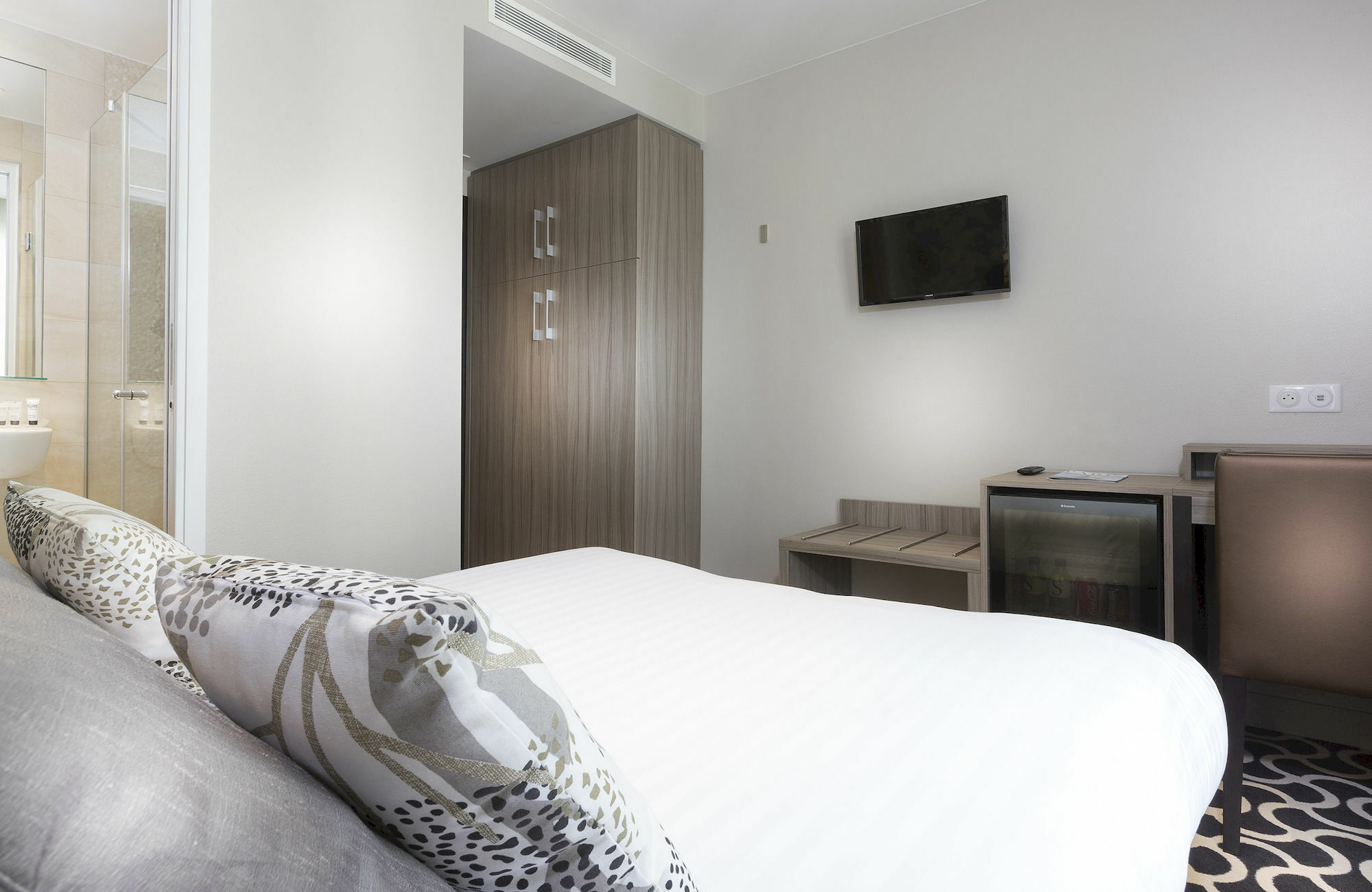 Hotel International Paris Bagian luar foto